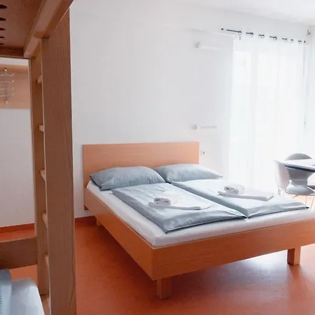 Junges Am Bodensee Albergue *